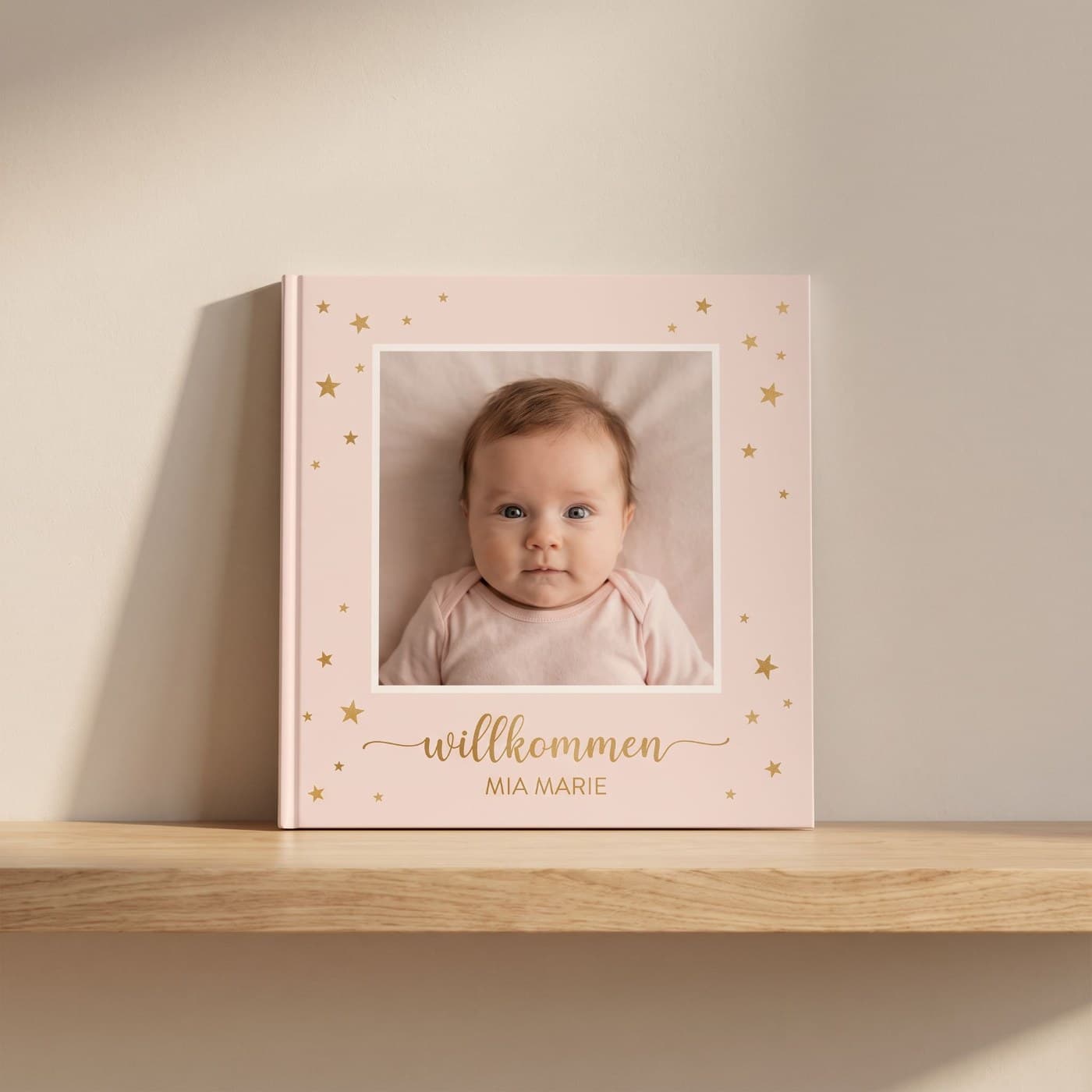 Das fertig gedruckte Fotobuch „Willkommen (Sterne)"