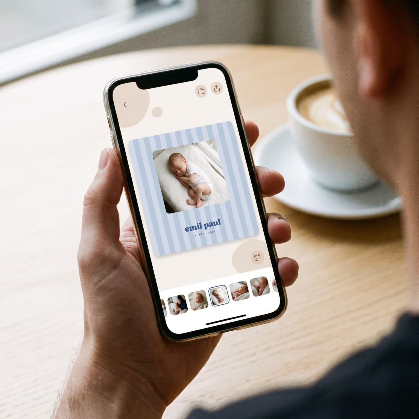 „Babyalbum Junge" wird am Handy gestaltet